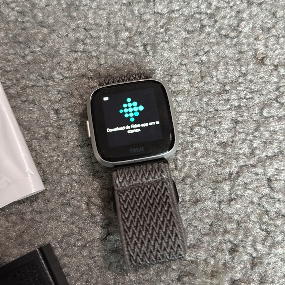 Fitbit Versa Lite - image 2